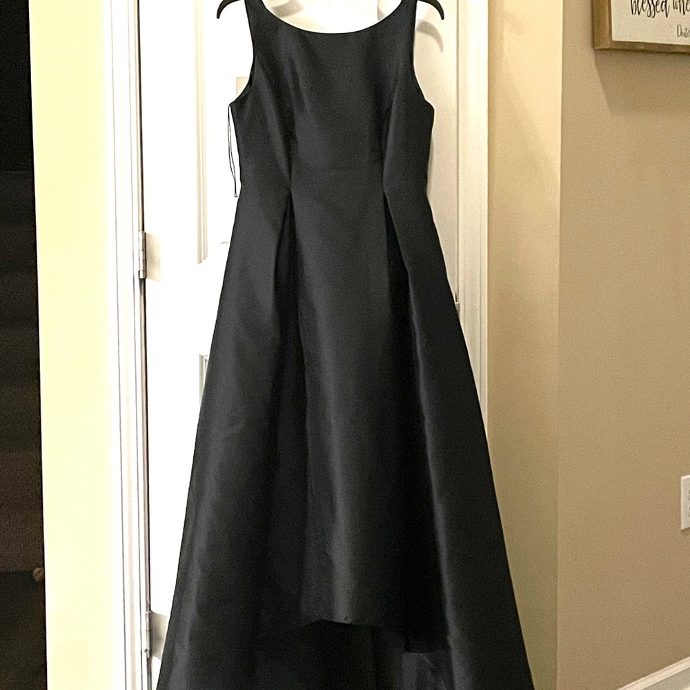 Adrianna Papelle formal gown w/ side pockets